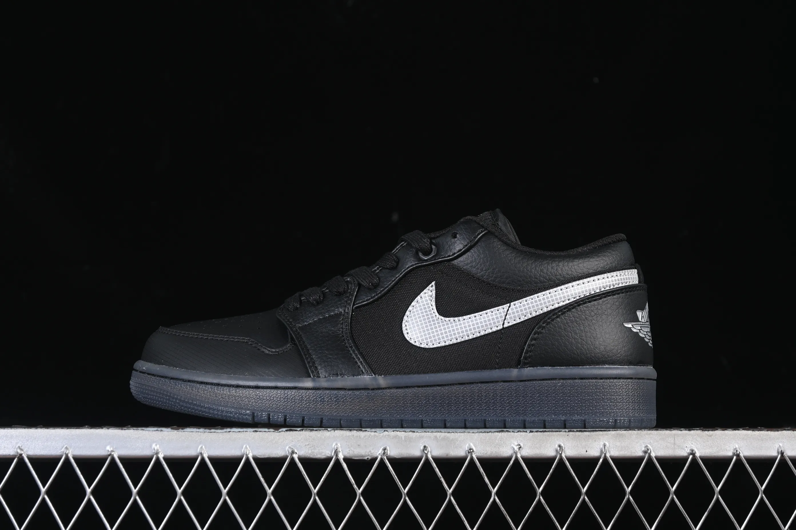 All categories Air Jordan Jordan series basketball shoes Air Jordan 1 Low Air Jordan 1 Low AJ1 Joe 1 black and white canvas leather low-top cultural basketball shoes HV5968-001
